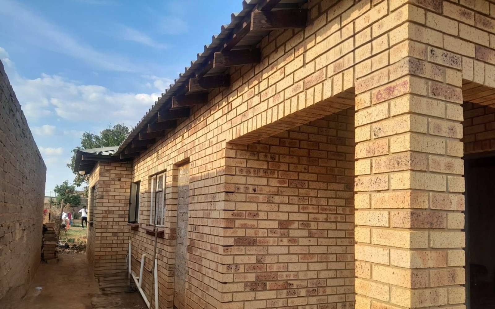 3 Bedrooms Bedrooms, ,1 BathroomBathrooms,House,For Sale,1095