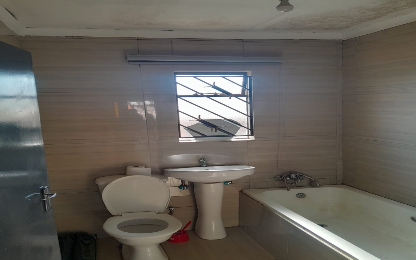 2 Bedrooms Bedrooms, ,1 BathroomBathrooms,House,For Sale,1096 2 Bedrooms Bedrooms, ,1 BathroomBathrooms,House,For Sale,1096