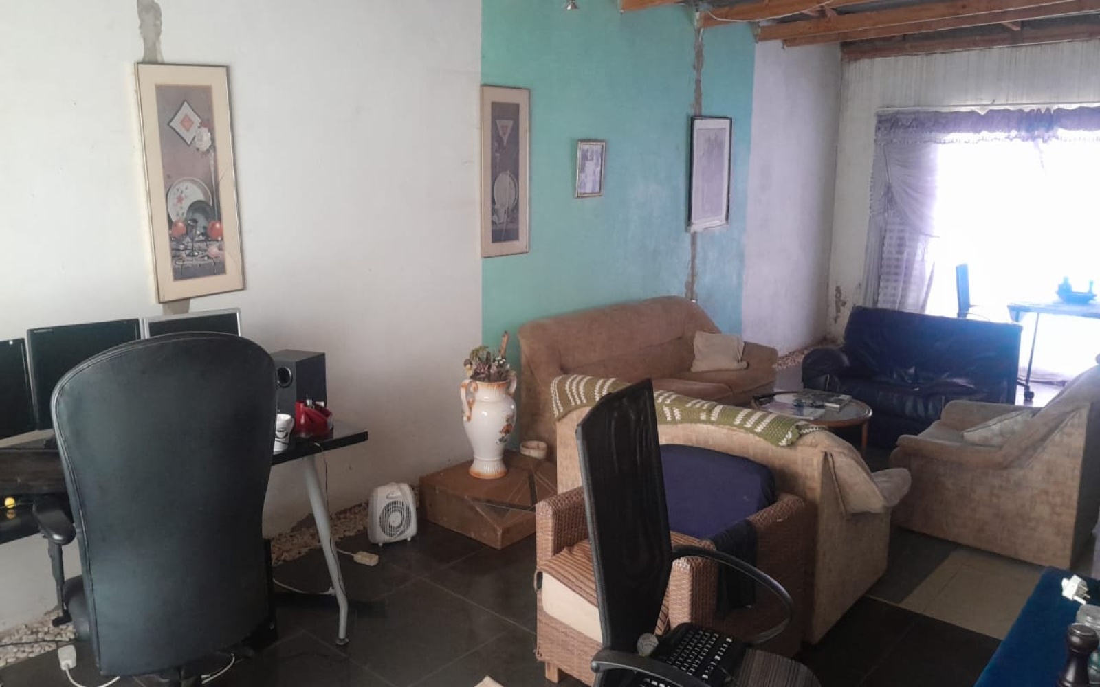 3 Bedrooms Bedrooms, ,1 BathroomBathrooms,House,For Sale,1097