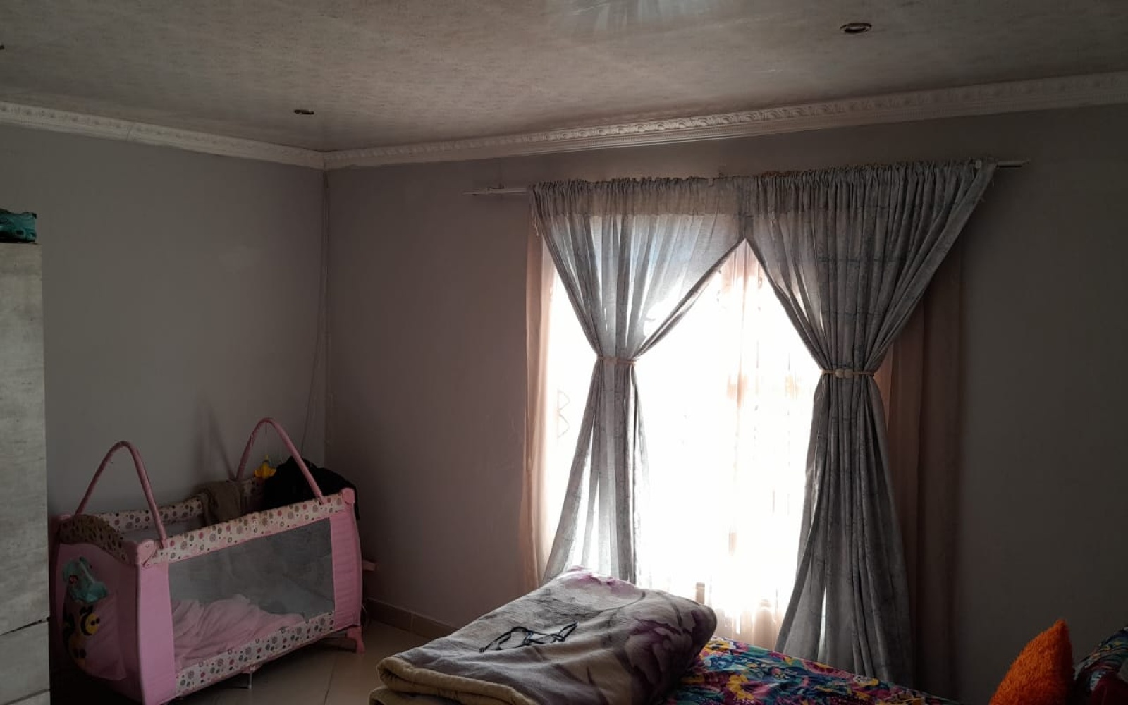 3 Bedrooms Bedrooms, ,2 BathroomsBathrooms,House,For Sale,1100