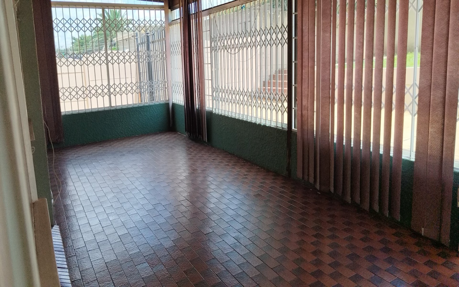 4 Bedrooms Bedrooms, ,2 BathroomsBathrooms,House,For Sale,1105 4 Bedrooms Bedrooms, ,2 BathroomsBathrooms,House,For Sale,1105