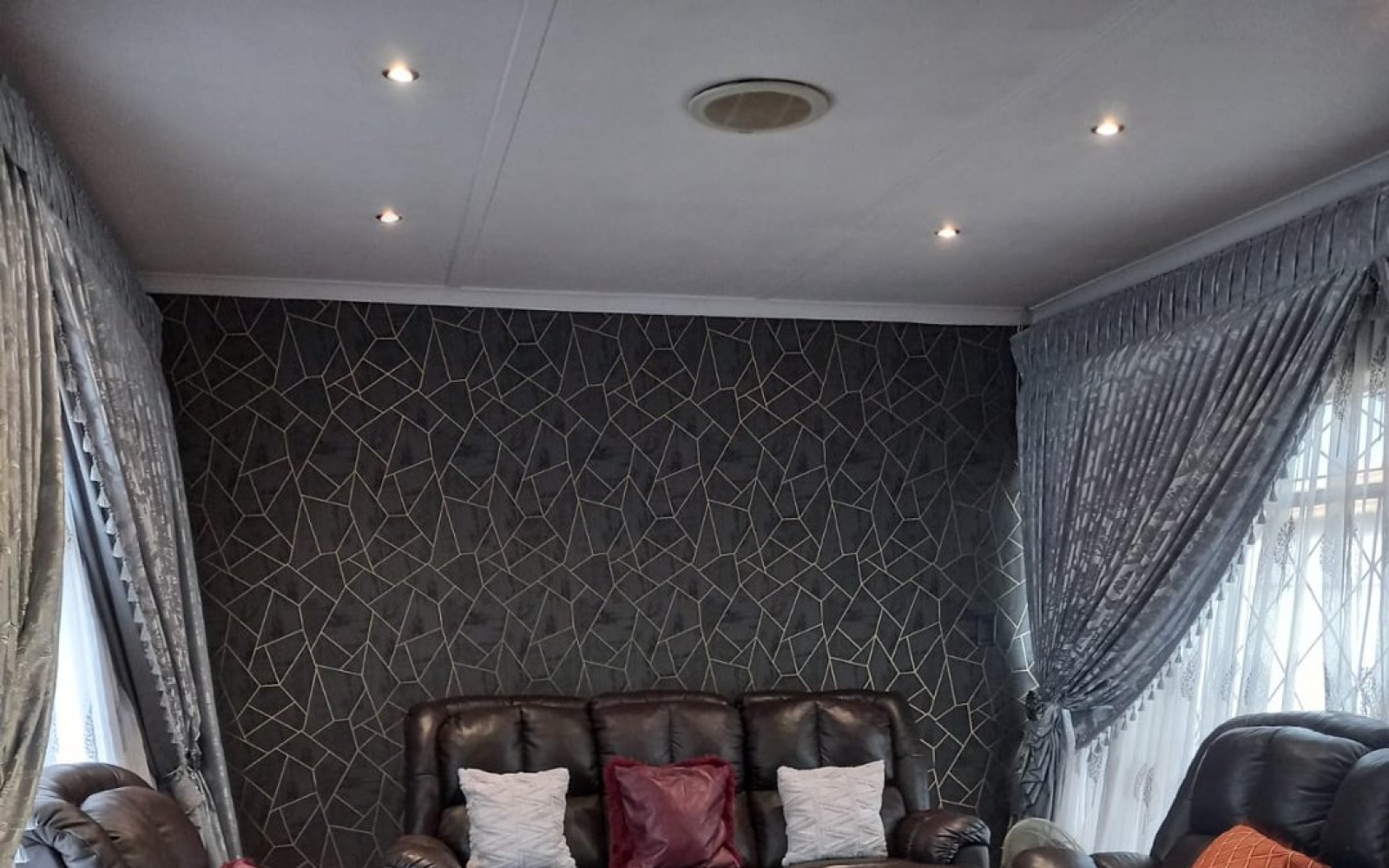 3 Bedrooms Bedrooms, ,2 BathroomsBathrooms,House,For Sale,1082