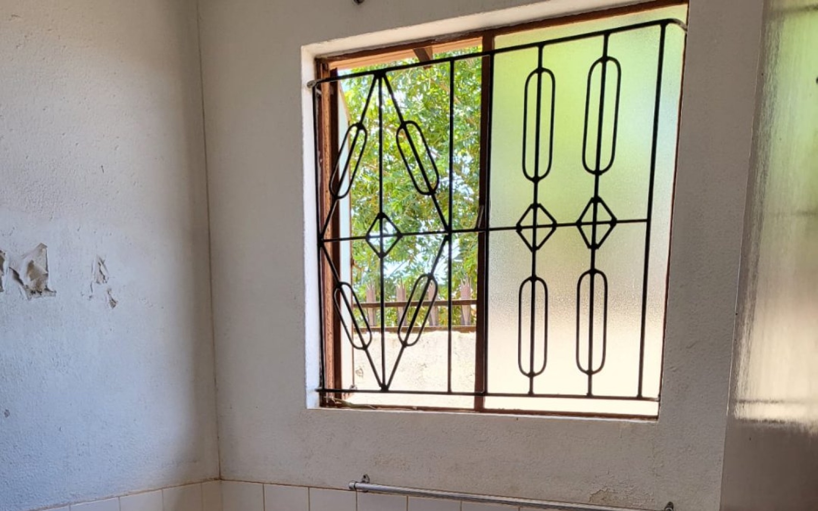 2 Bedrooms Bedrooms, ,1 BathroomBathrooms,House,For Sale,1084
