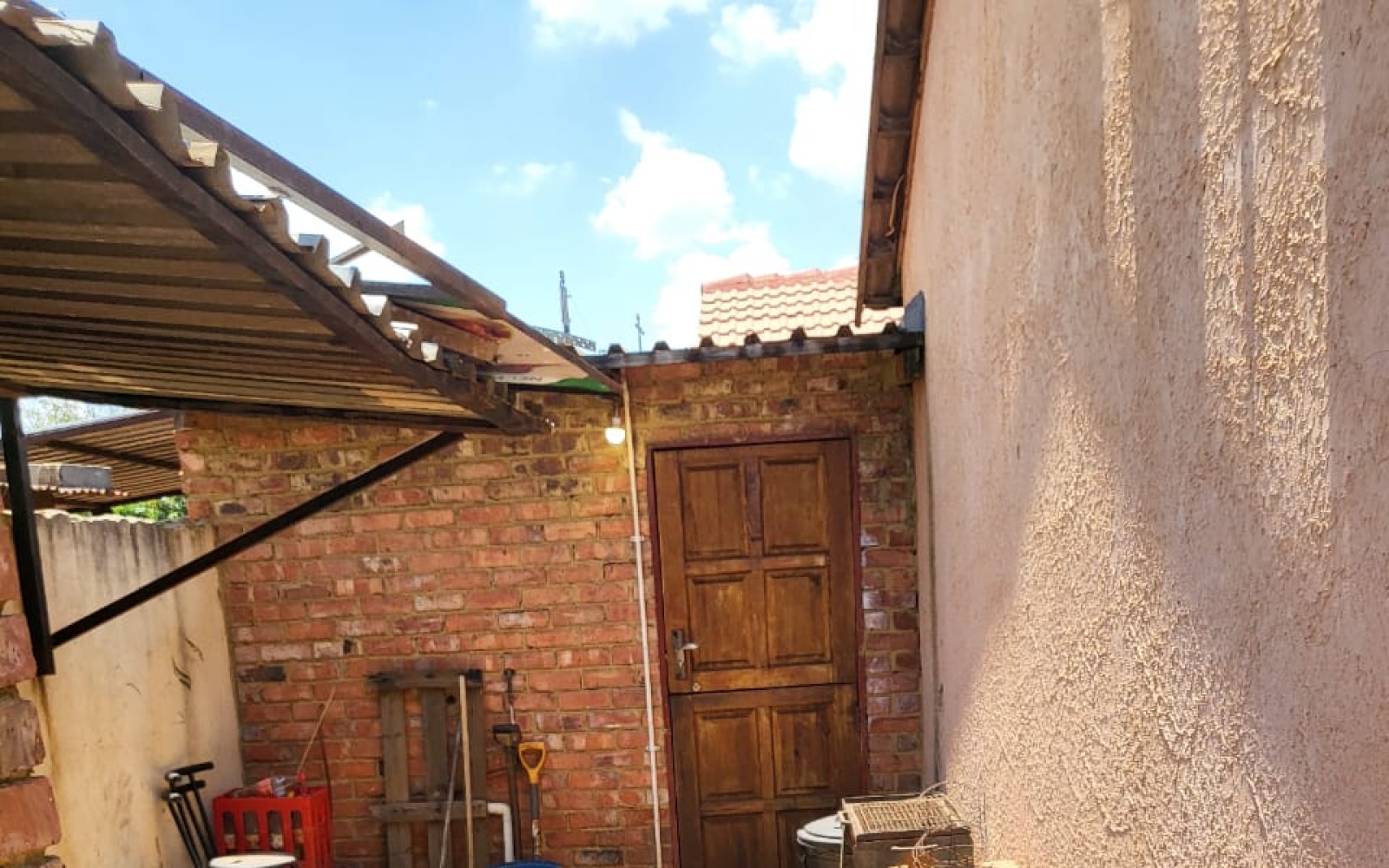 2 Bedrooms Bedrooms, ,1 BathroomBathrooms,House,For Sale,1084