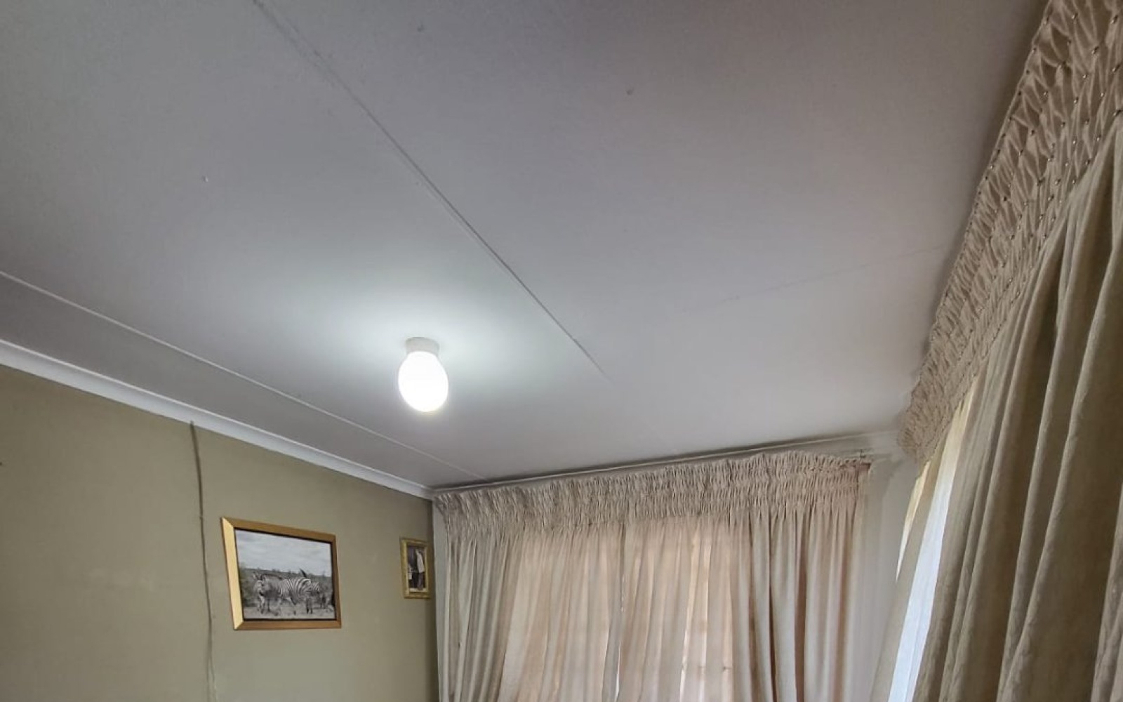 2 Bedrooms Bedrooms, ,1 BathroomBathrooms,House,For Sale,1084