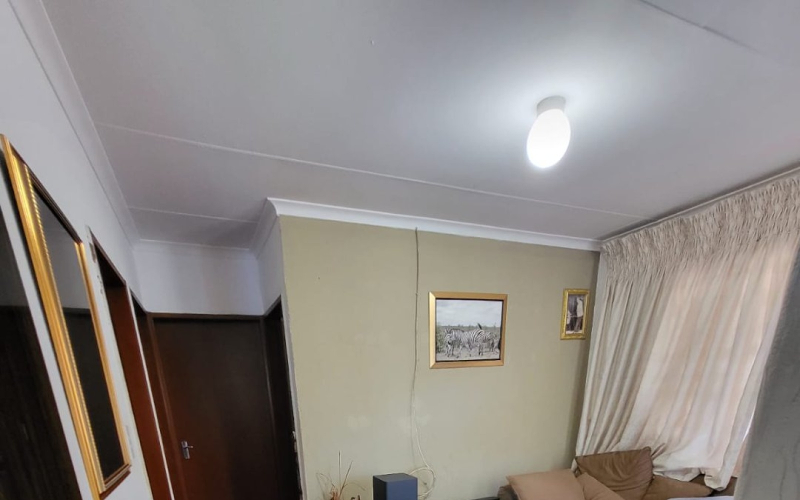 2 Bedrooms Bedrooms, ,1 BathroomBathrooms,House,For Sale,1084
