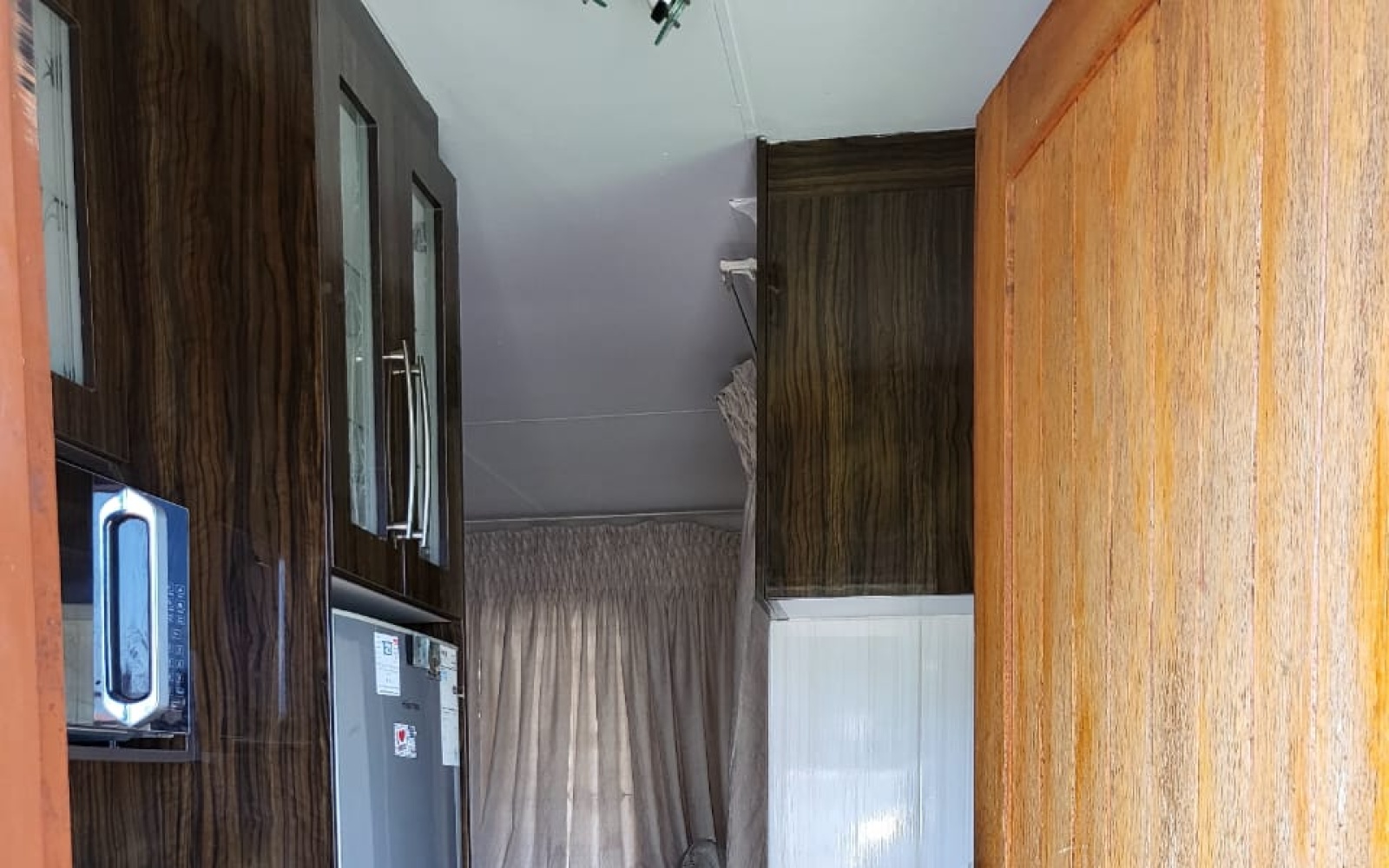 2 Bedrooms Bedrooms, ,1 BathroomBathrooms,House,For Sale,1084