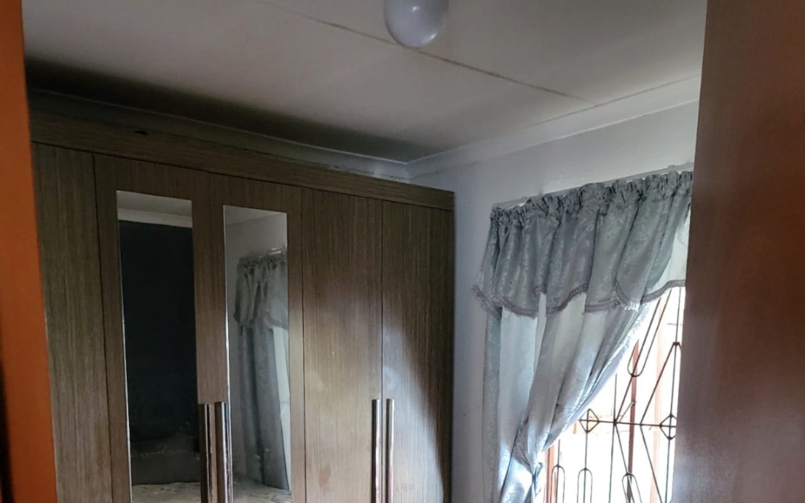 2 Bedrooms Bedrooms, ,1 BathroomBathrooms,House,For Sale,1084