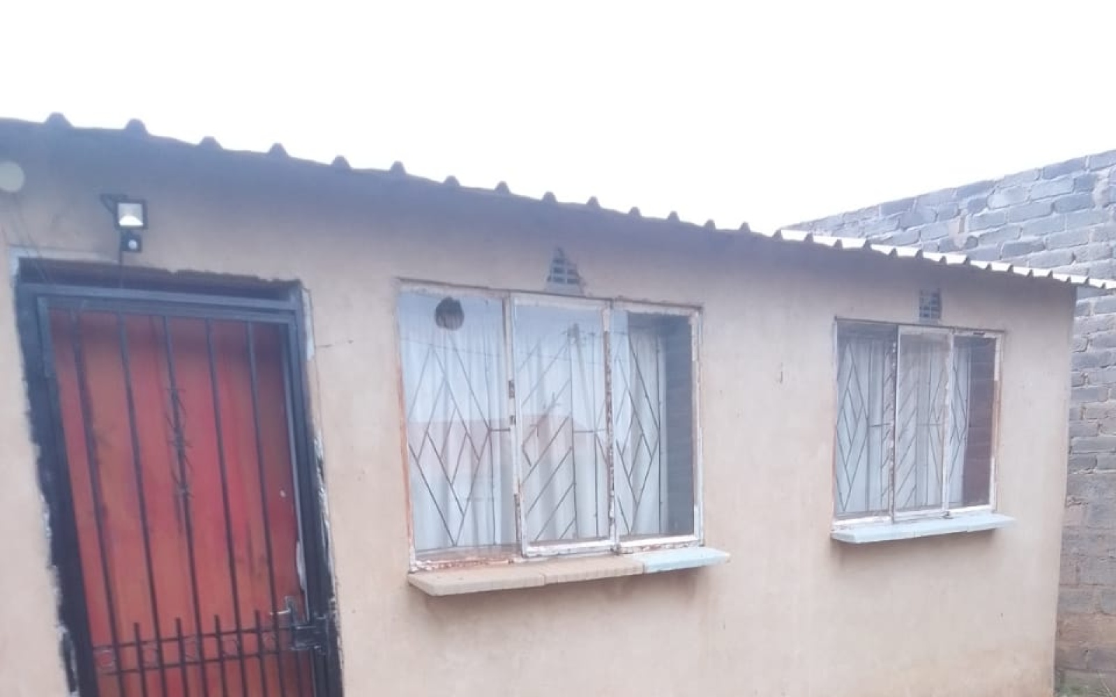 2 Bedrooms Bedrooms, ,1 BathroomBathrooms,House,For Sale,1086
