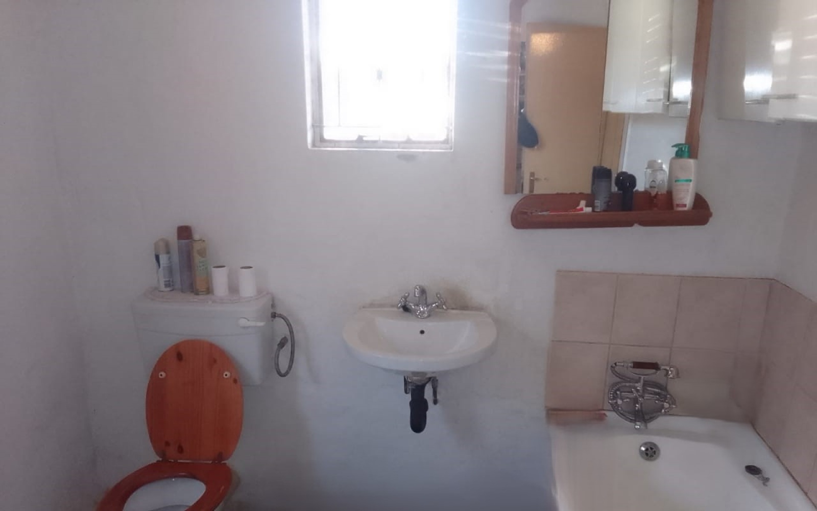 2 Bedrooms Bedrooms, ,1 BathroomBathrooms,House,For Sale,1087