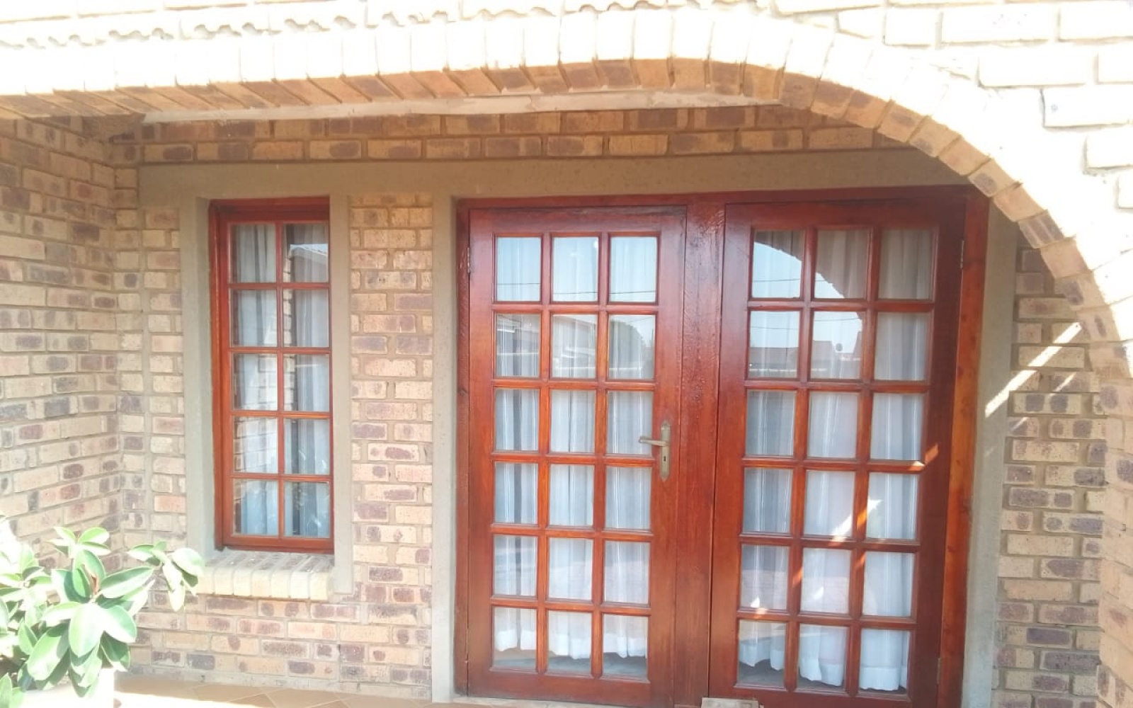 2 Bedrooms Bedrooms, ,1 BathroomBathrooms,House,For Sale,1087