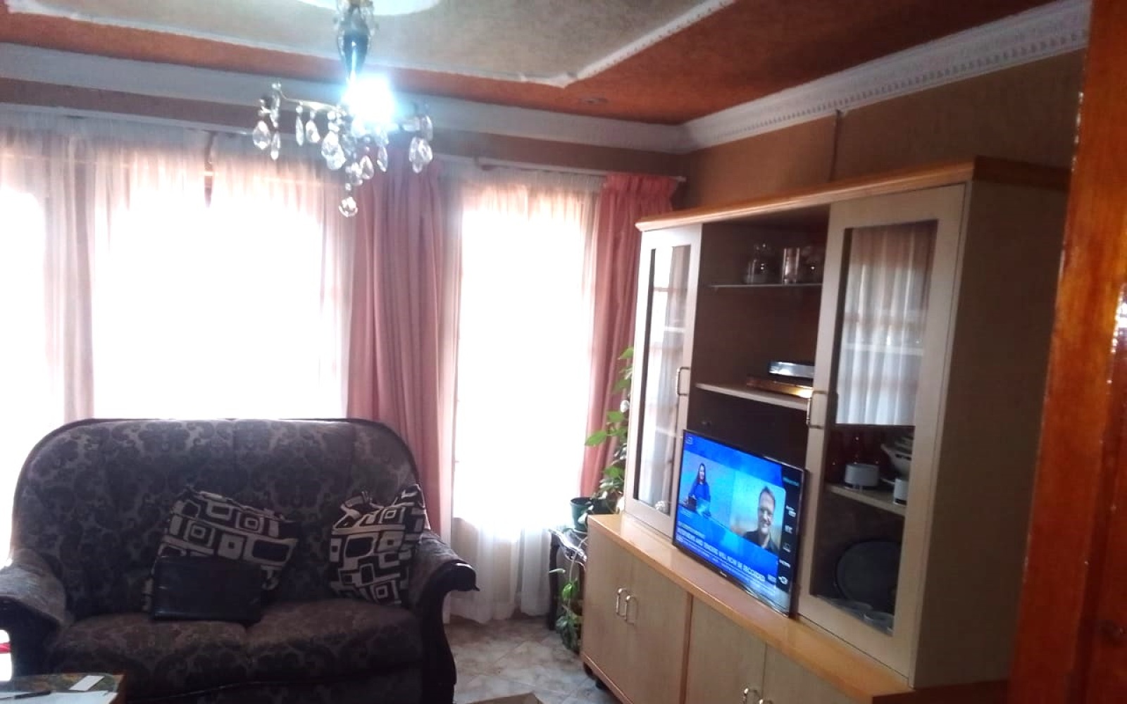 2 Bedrooms Bedrooms, ,1 BathroomBathrooms,House,For Sale,1087