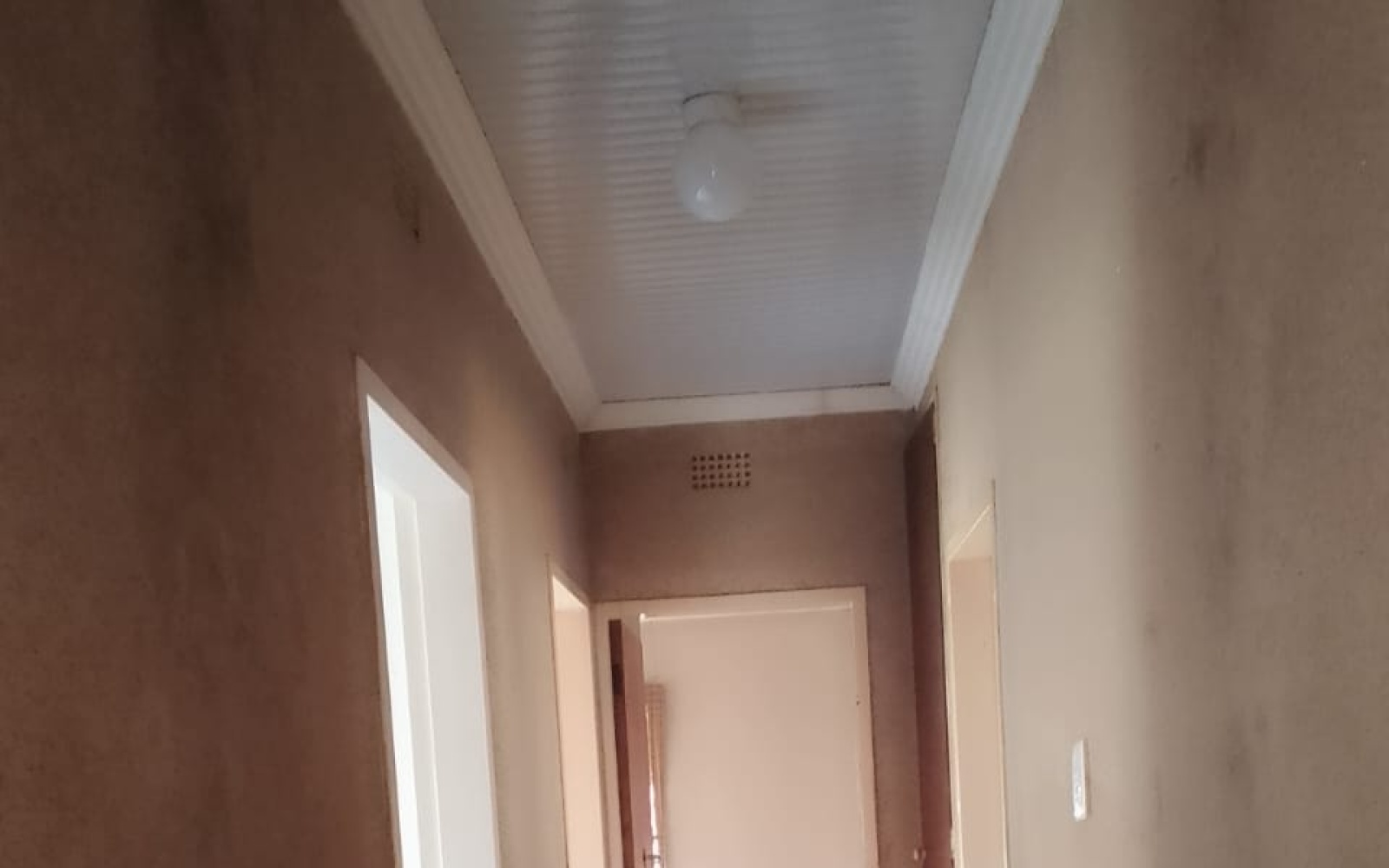 3 Bedrooms Bedrooms, ,2 BathroomsBathrooms,House,For Sale,1089