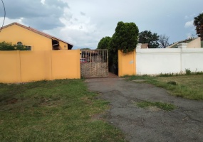 3 Bedrooms Bedrooms, ,2 BathroomsBathrooms,House,For Sale,1089 3 Bedrooms Bedrooms, ,2 BathroomsBathrooms,House,For Sale,1089