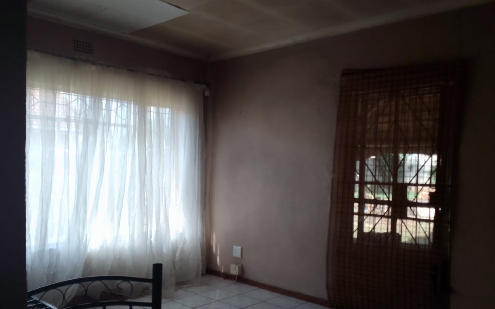 3 Bedrooms Bedrooms, ,2 BathroomsBathrooms,House,For Sale,1089
