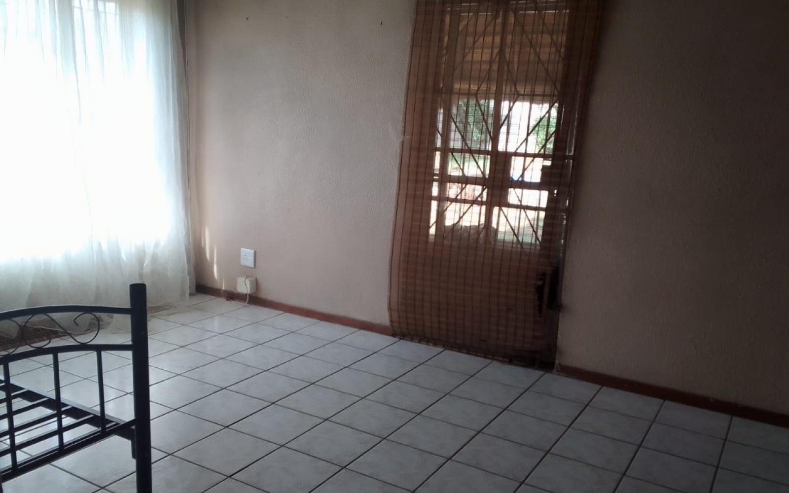 3 Bedrooms Bedrooms, ,2 BathroomsBathrooms,House,For Sale,1089