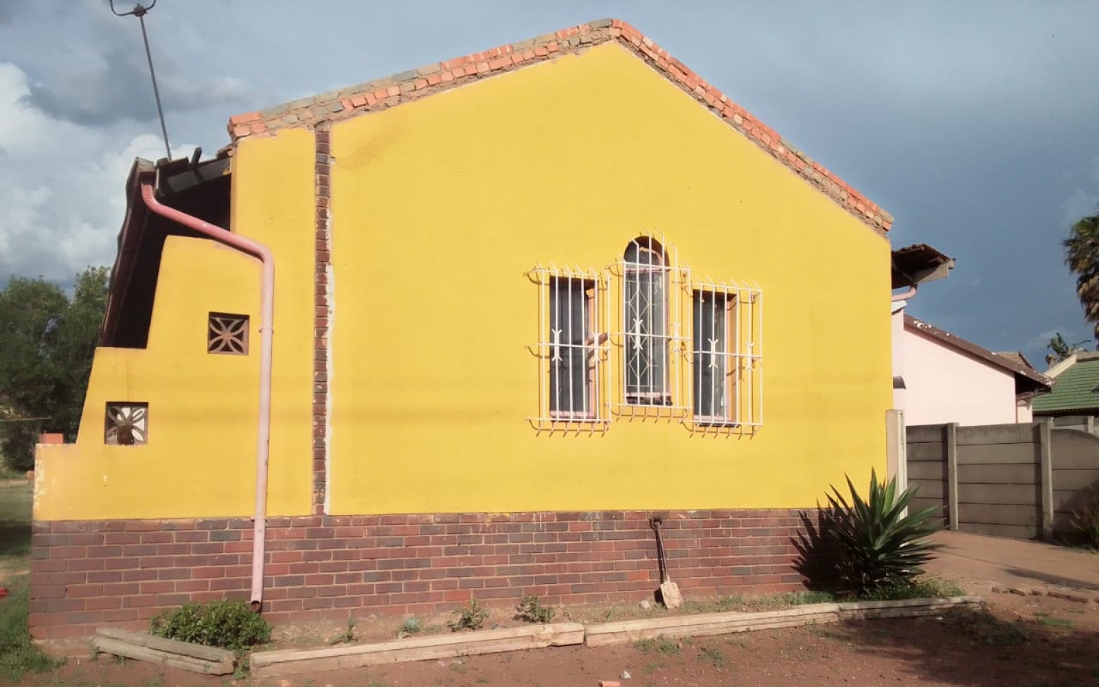 3 Bedrooms Bedrooms, ,2 BathroomsBathrooms,House,For Sale,1089