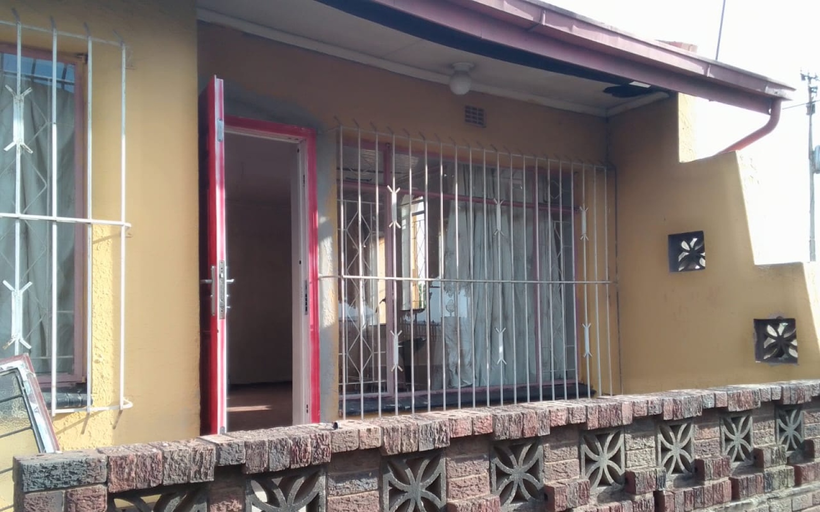 3 Bedrooms Bedrooms, ,2 BathroomsBathrooms,House,For Sale,1089