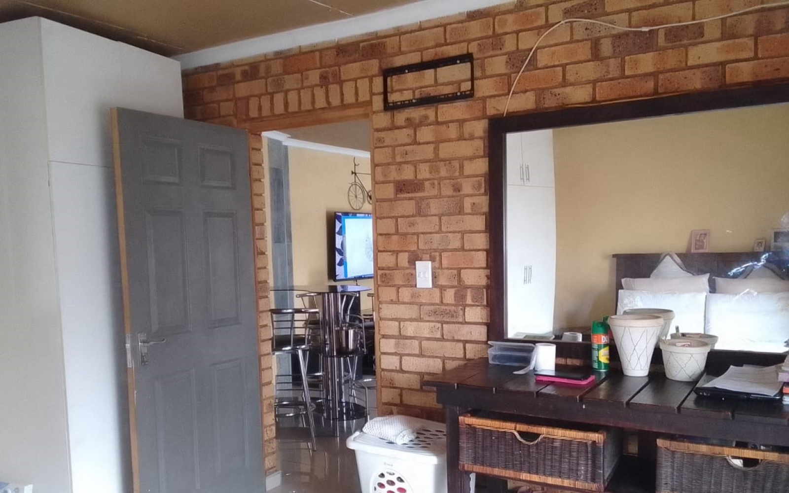 1 Bedroom Bedrooms, ,1 BathroomBathrooms,House,For Sale,1090 1 Bedroom Bedrooms, ,1 BathroomBathrooms,House,For Sale,1090