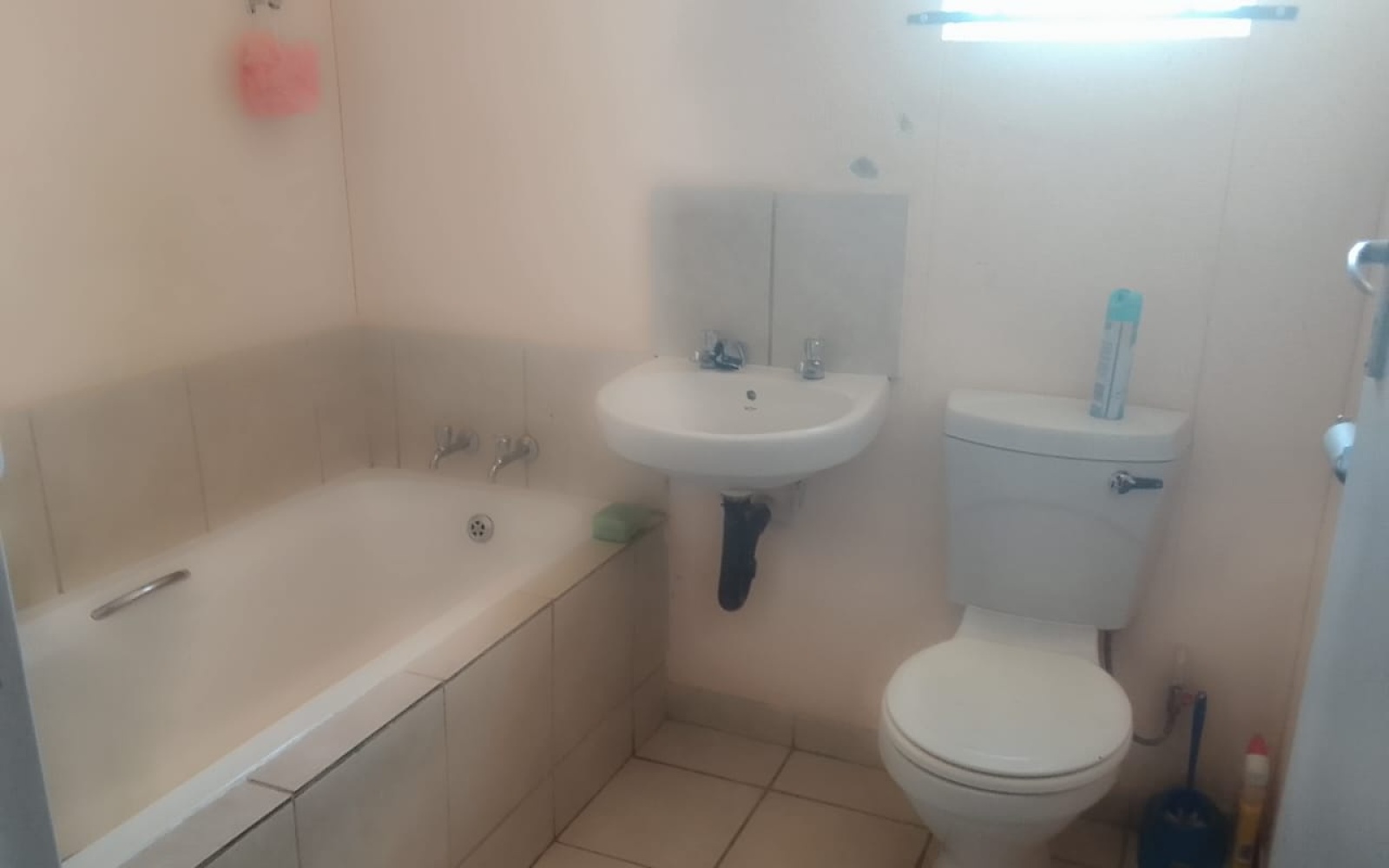2 Bedrooms Bedrooms, ,1 BathroomBathrooms,House,For Sale,1091