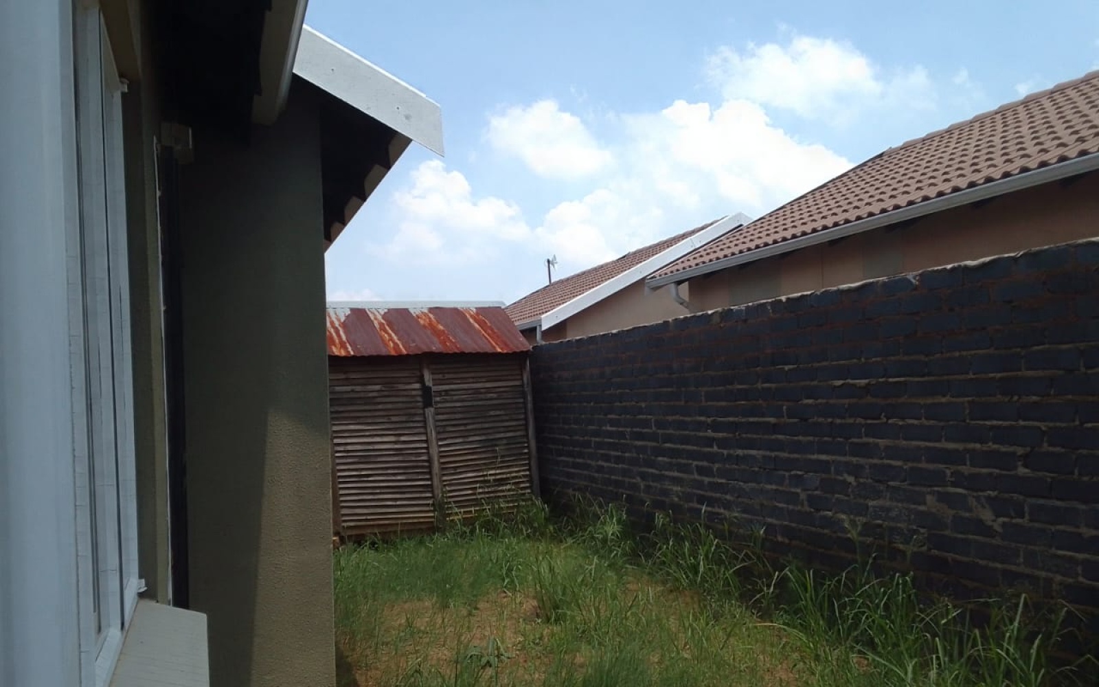 2 Bedrooms Bedrooms, ,1 BathroomBathrooms,House,For Sale,1091